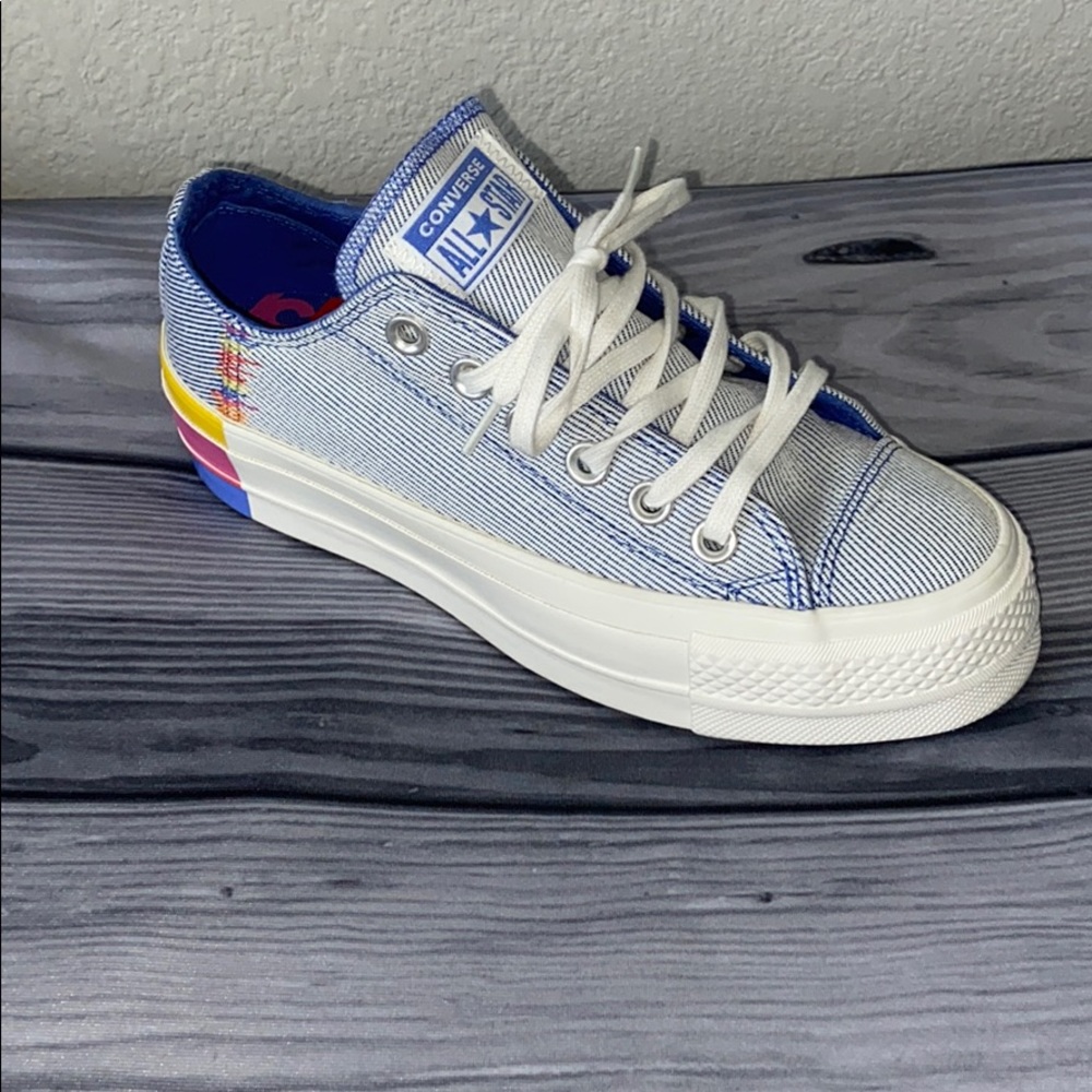 CONVERSE Women’s platform sneakers